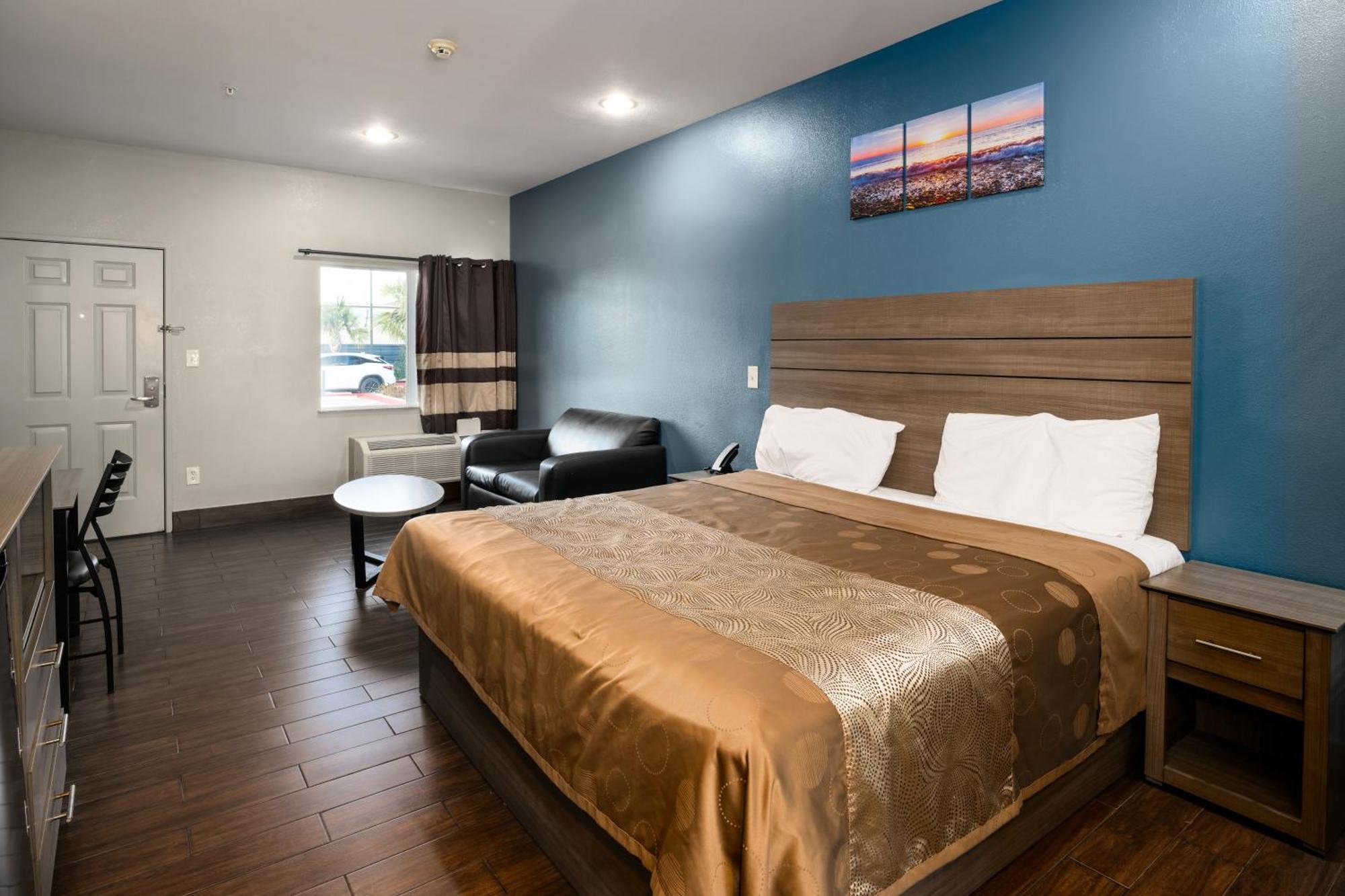 King Room,1756455219:JPEG