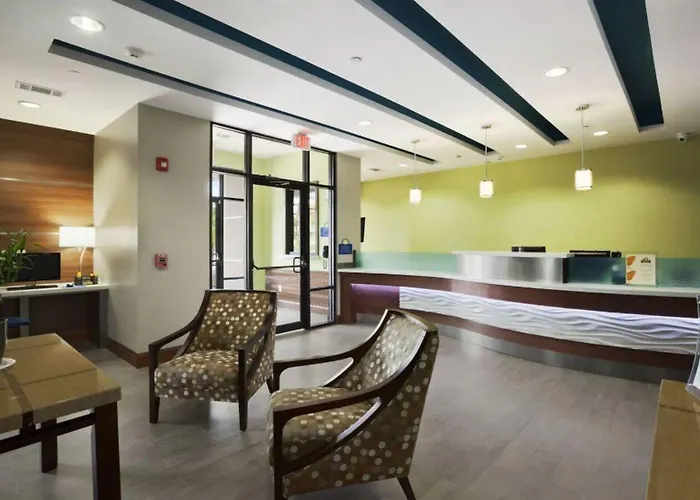 Days Inn & Suites By Wyndham Houston North-Spring